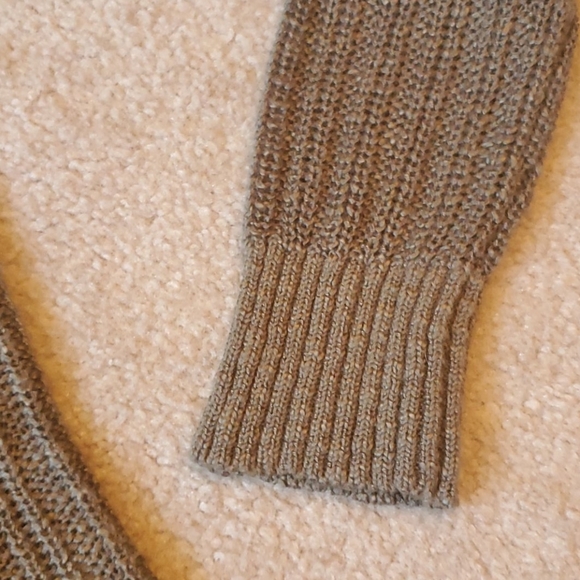 Pink Republic size Large sage green sweater - Picture 11 of 11